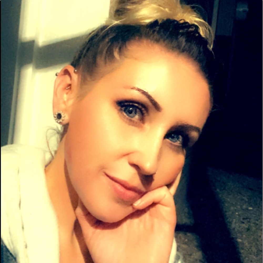 Meet your Posher, Cassie